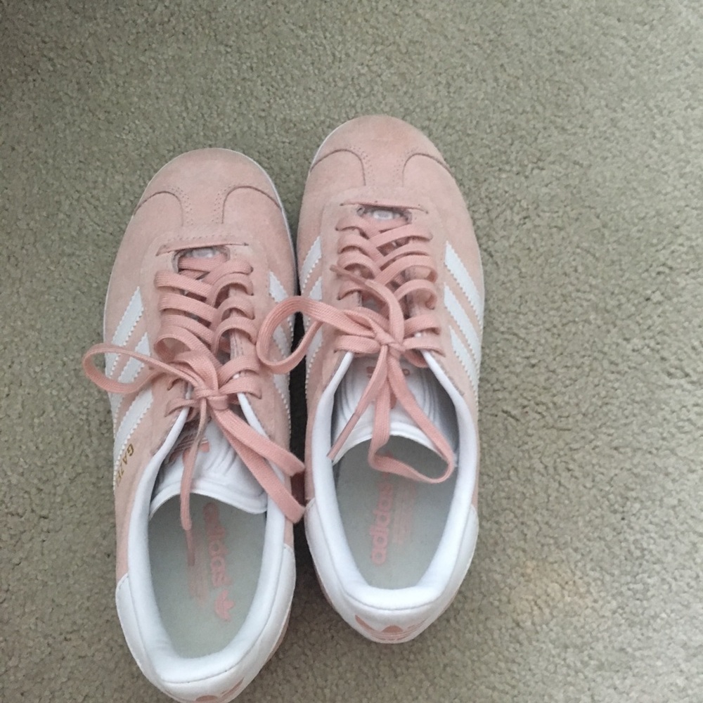🆕 adidas - Picture 2 of 5